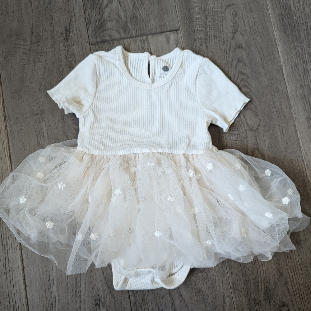 Baby girl bodysuit with tutu skirt